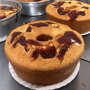 Bolo de Fubá com Goiabada 20cm
